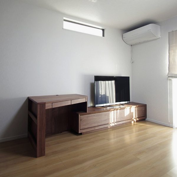 デスク一体型のテレビボード