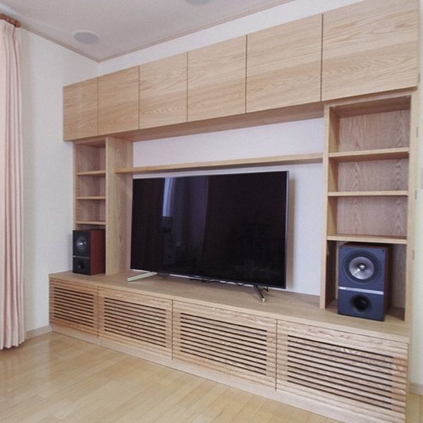 オーク材の壁面収納テレビボード